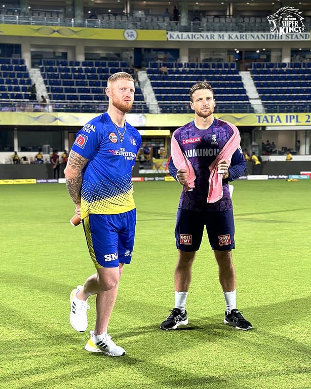 Stokes & Buttler discussing tactics | Image Credit - @ChennaiIPL (Twitter)